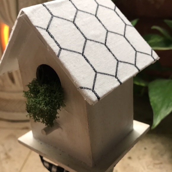 Farmhouse Birdhouse Hand Made - Picture 1 of 5